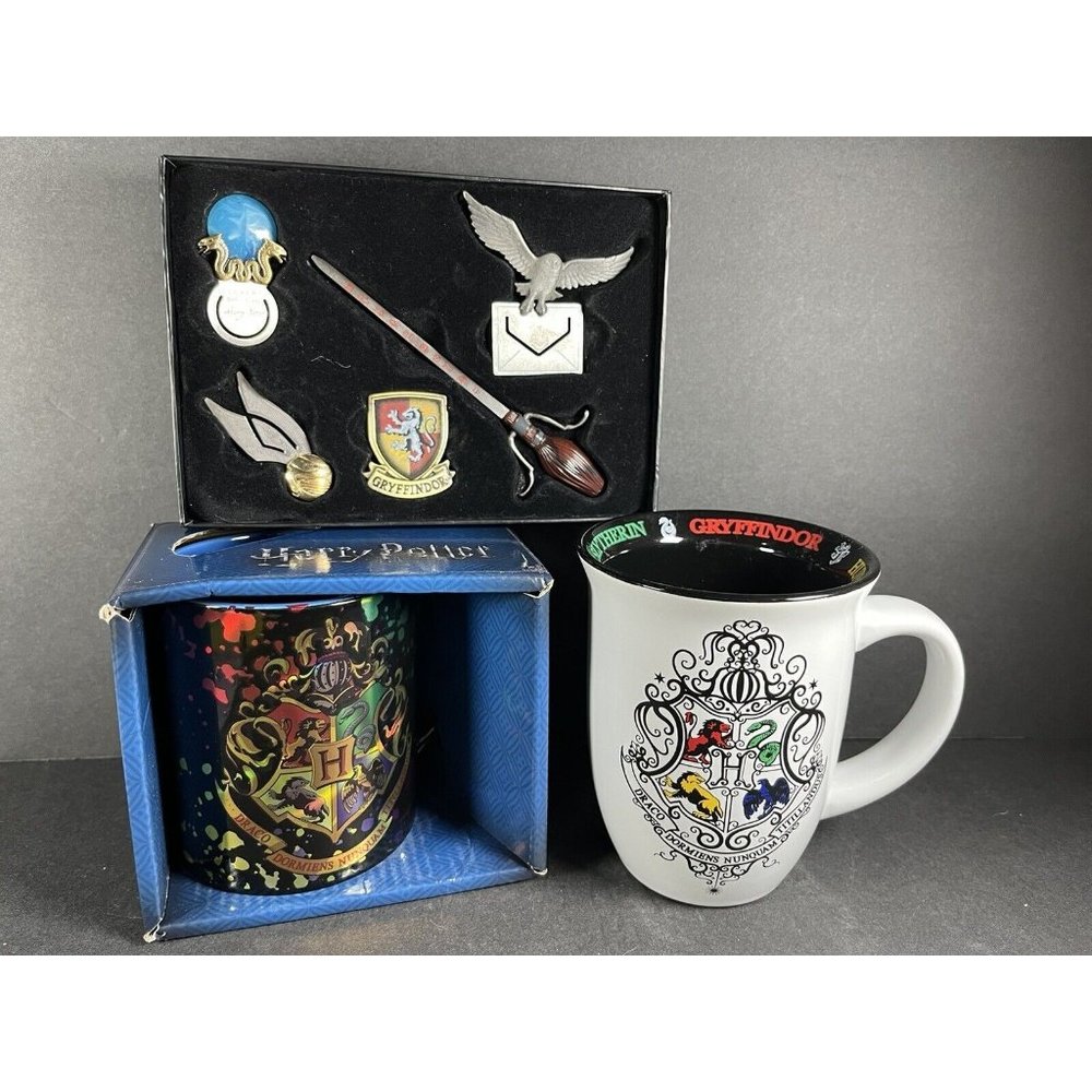 Harry Potter Bookmark 5 pc Collection + 2 coffee/mugs Hogwarts Crest White Black